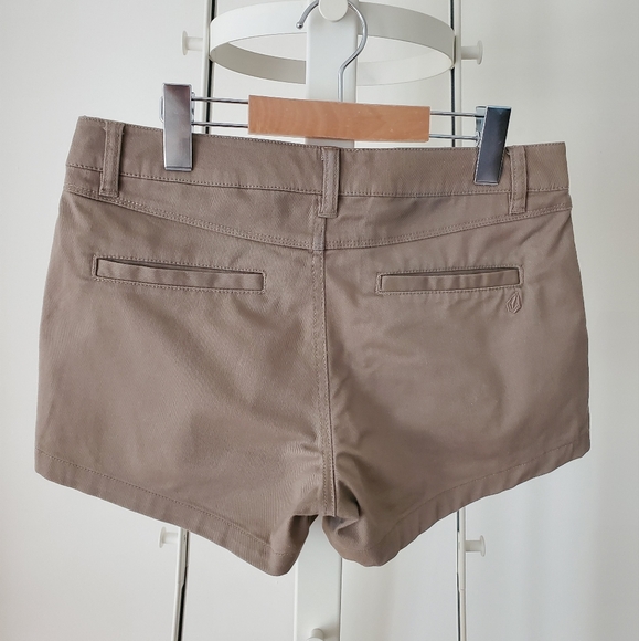 Volcom Short Khaki - Picture 2 of 13